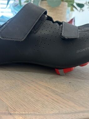 Bontrager Black Men's Cycling Shoes with Red Cleat Accents